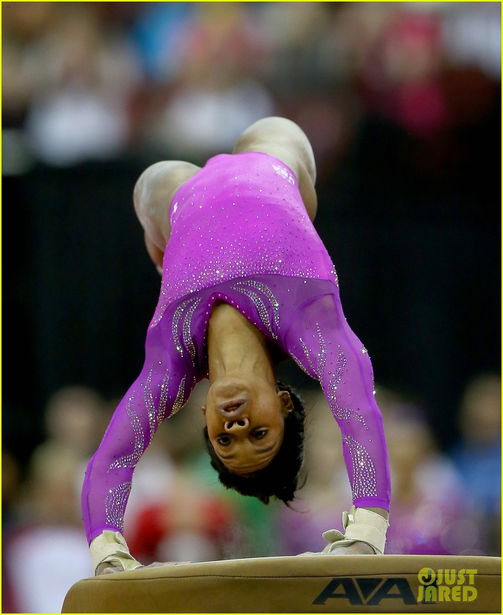 gabby douglas wows with american cup floor routine 043599438