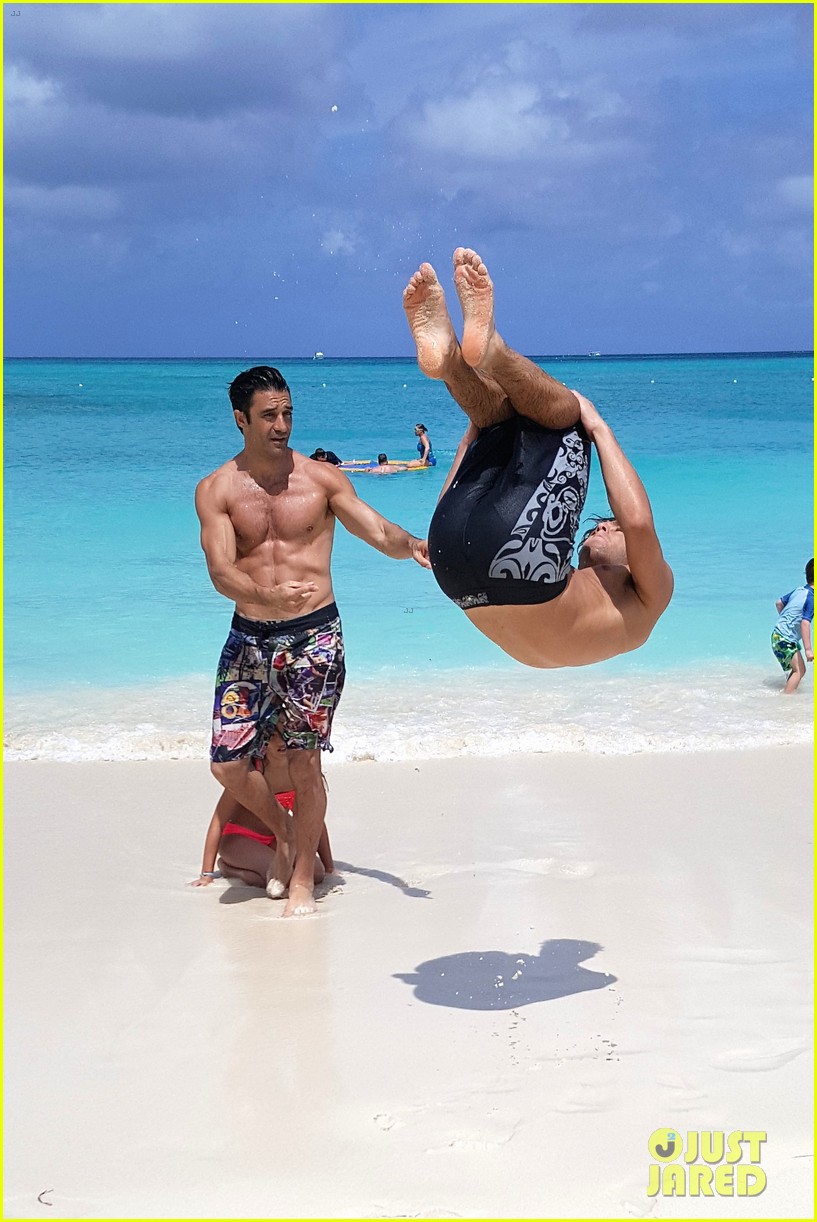 shirtless gilles marini hits the beach with his kids 203615255