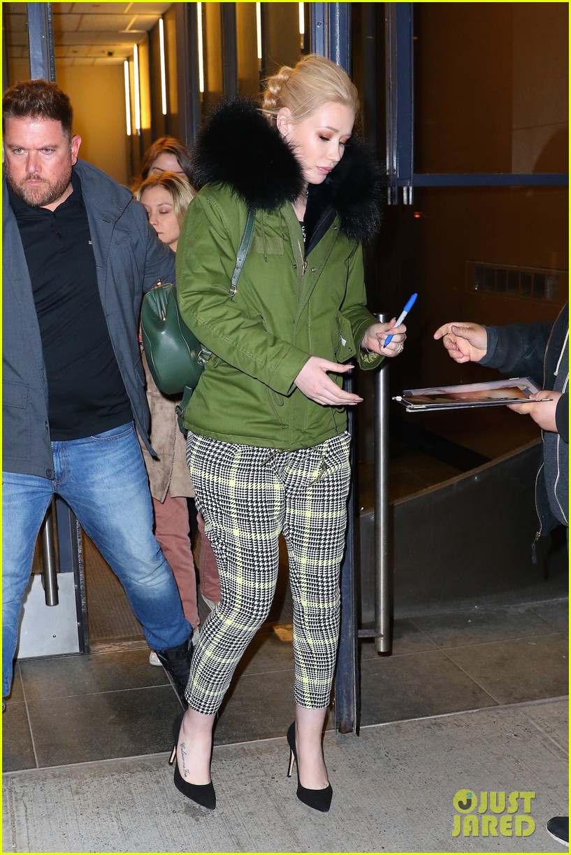 Britney Spears' Team Checked Iggy Azalea's Home Before She Ate Dinner(02)