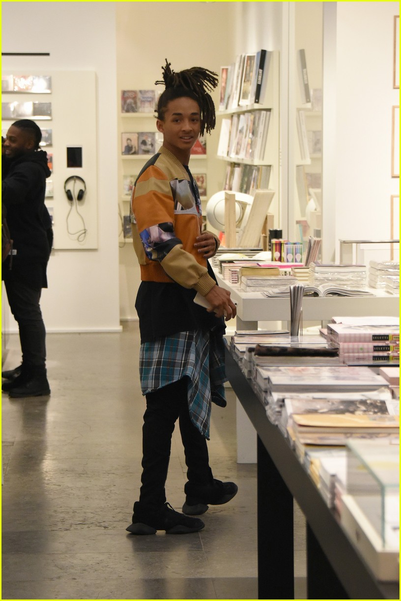 kendall jenner hadid sisters shop with jaden smith 143601698