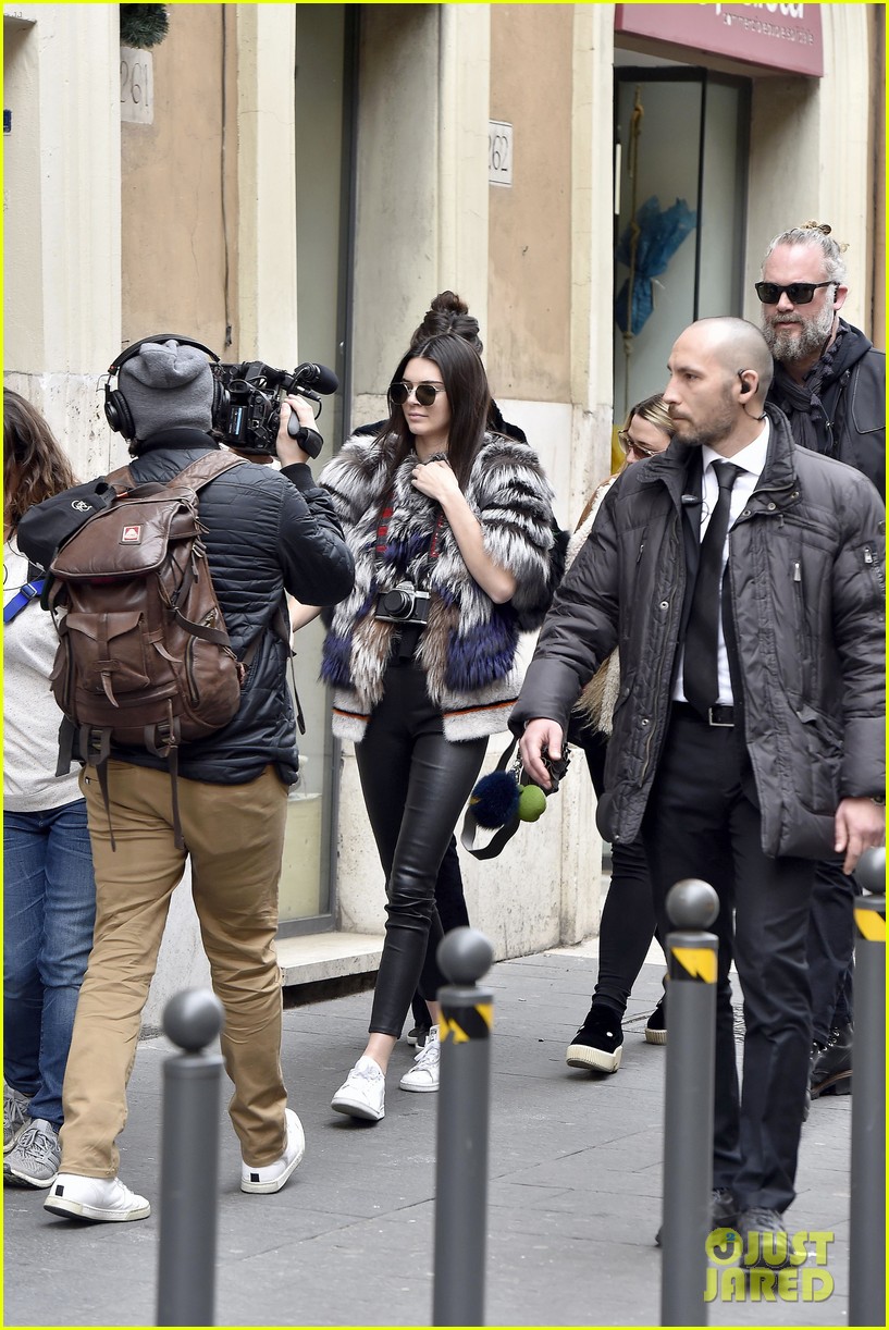Kendall Jenner Takes Her Film Camera to Rome: Photo 3602509 | Kendall