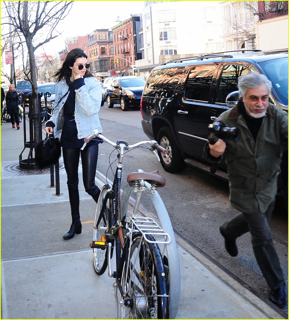 kendall jenner literal parazzi run in 303617034