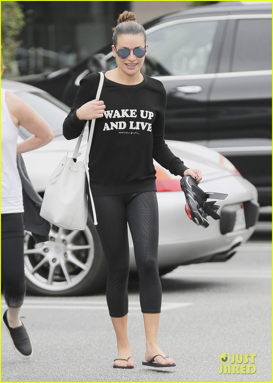 lea michele workout who do think you are new season appearance 15