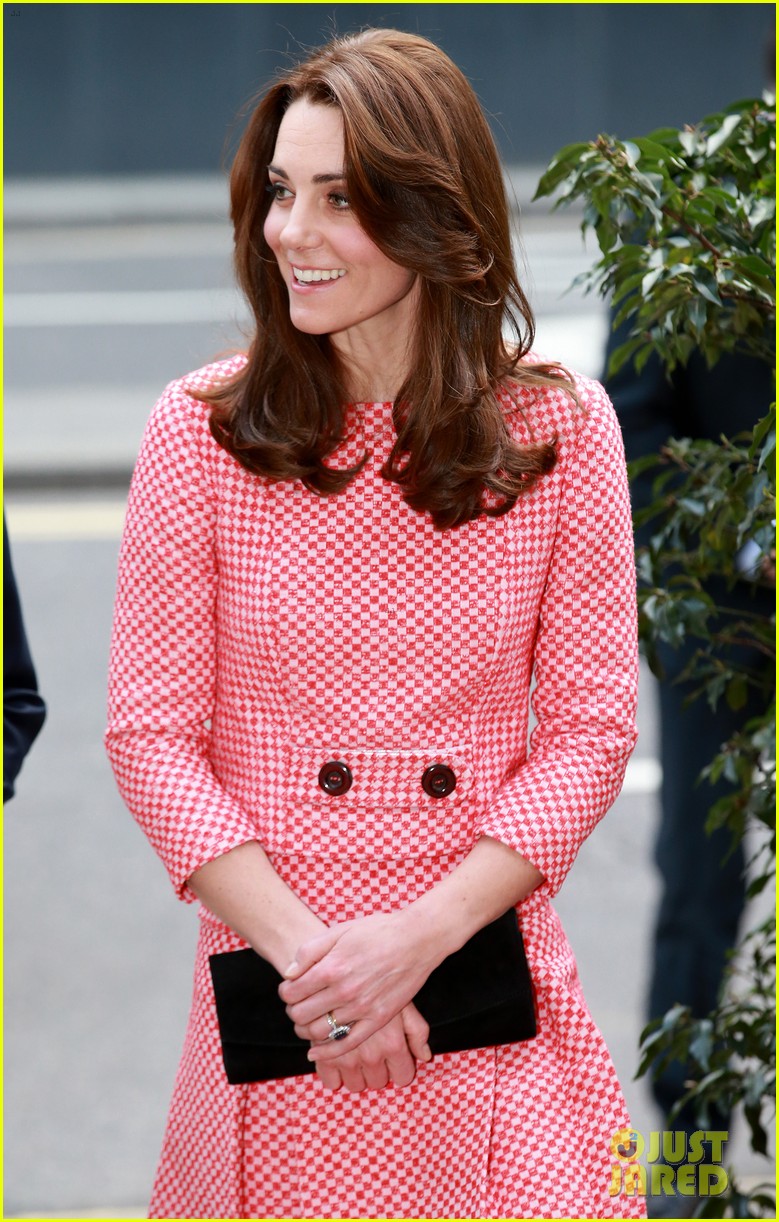 kate middleton prince william are adorable couple during xlp youth charity visit 033603149