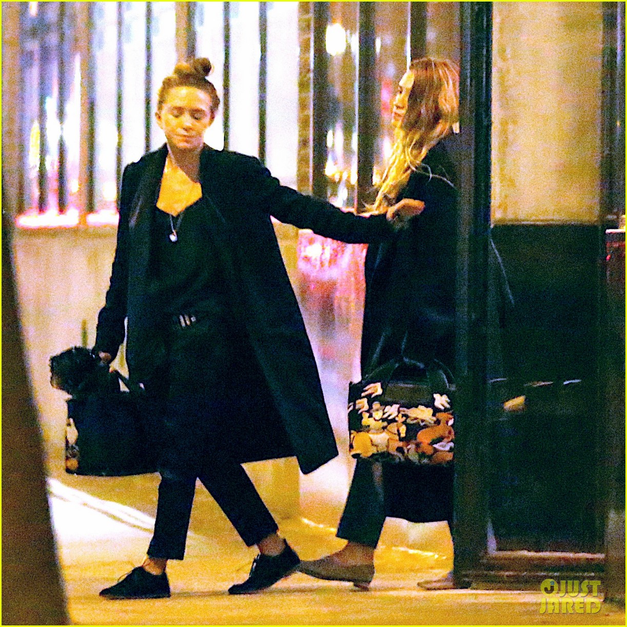mary kate ashley olsen leave their nyc offices together 11