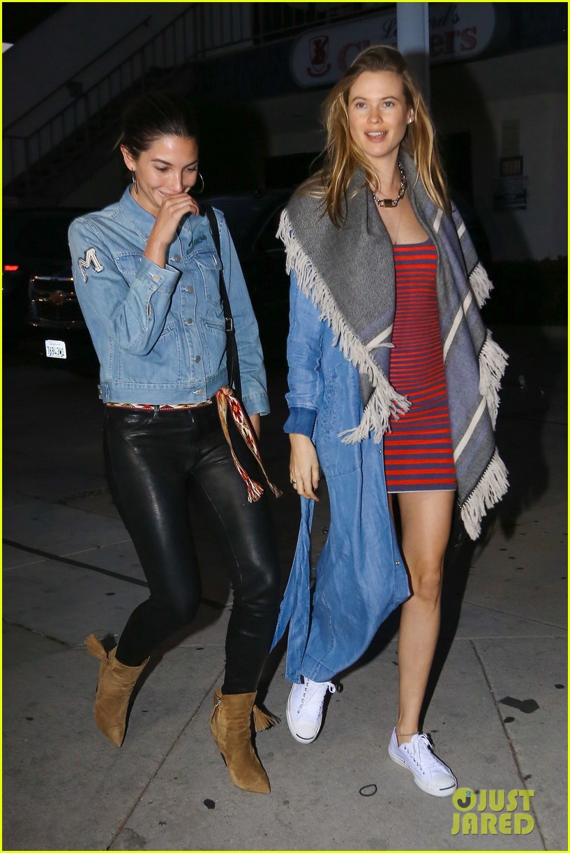 Behati Prinsloo, Lily Aldridge, & Rosie HuntingtonWhiteley Grab Dinner