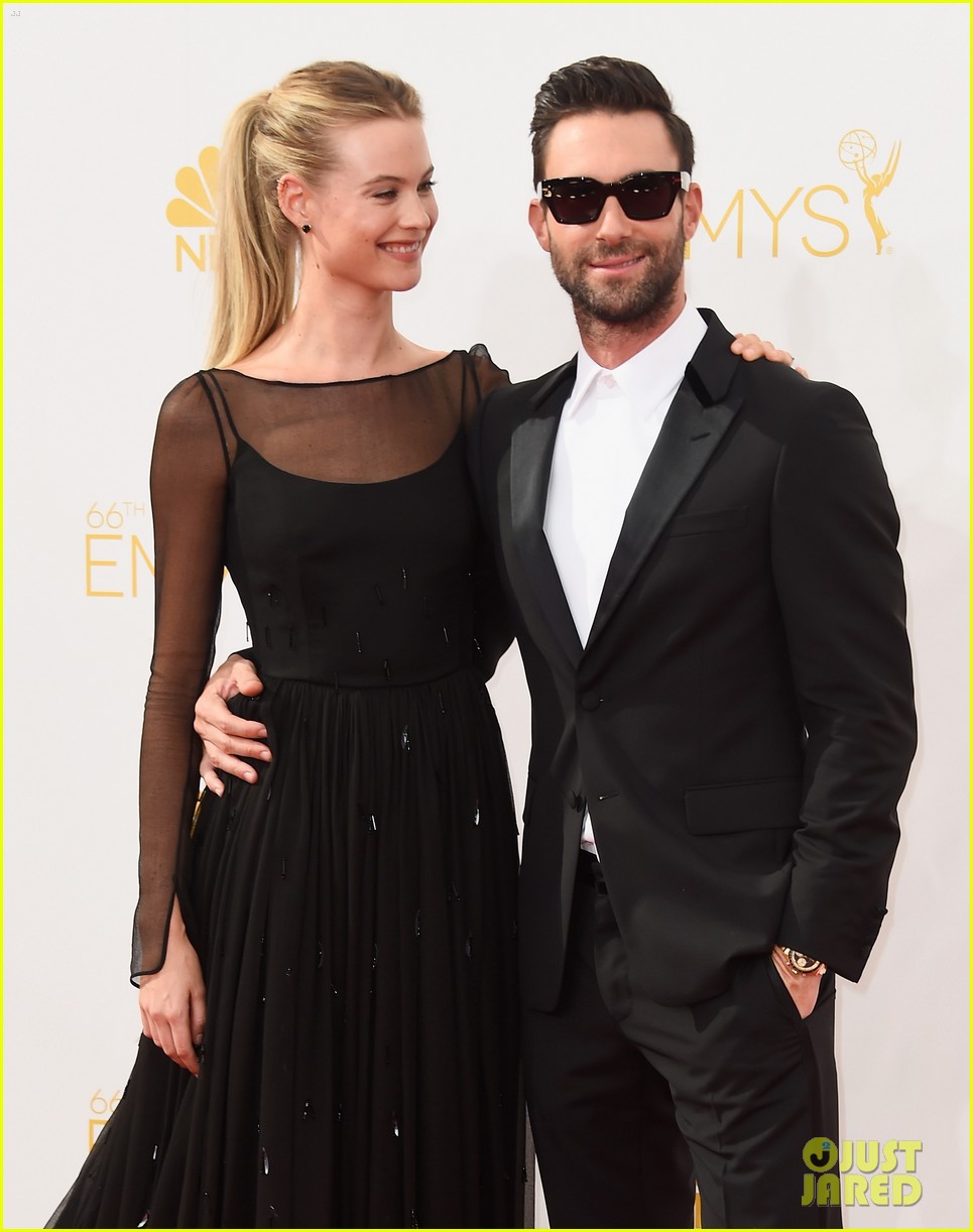 Behati Prinsloo Pregnant, Expecting First Child with Adam Levine Photo
