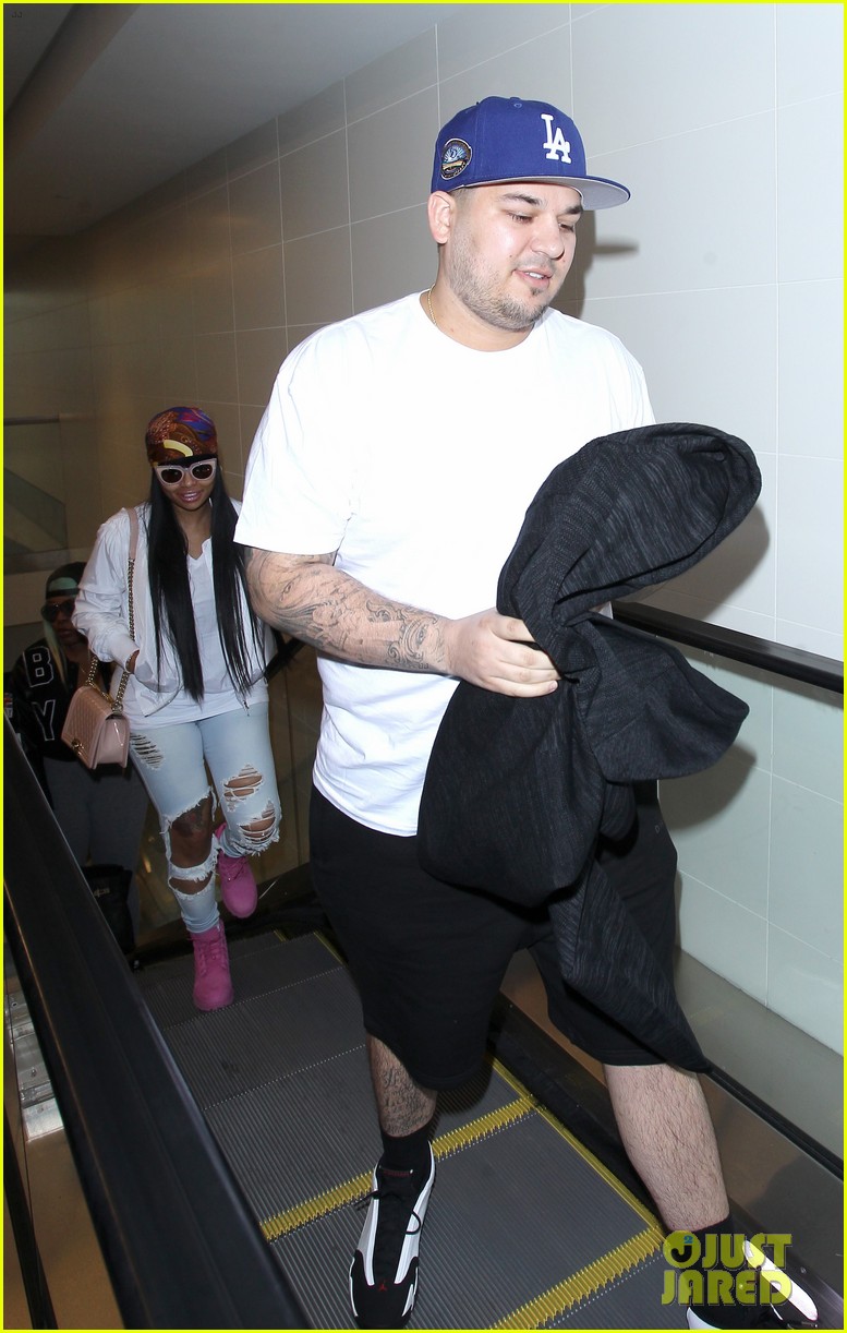Rob Kardashian Looks Much Slimmer in New Airport Photos! Photo 3614387