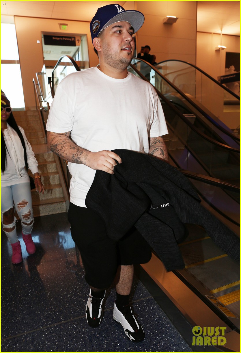 Rob Kardashian Looks Much Slimmer in New Airport Photos! Photo 3614399(01)