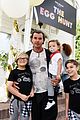 gavin rossdale brings his three sons to easter egg hunt 01