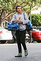 gavin rossdale picks up a baguette during grocery run 01