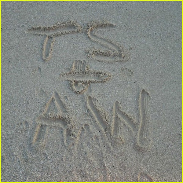 taylor swift calvin harris share pics from romantic beach vacation 093606584