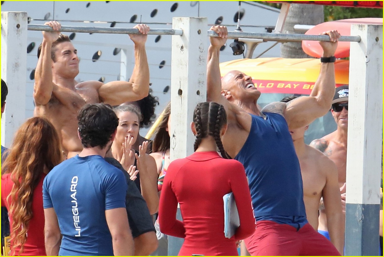 zac efron pull up contest baywatch 083600487
