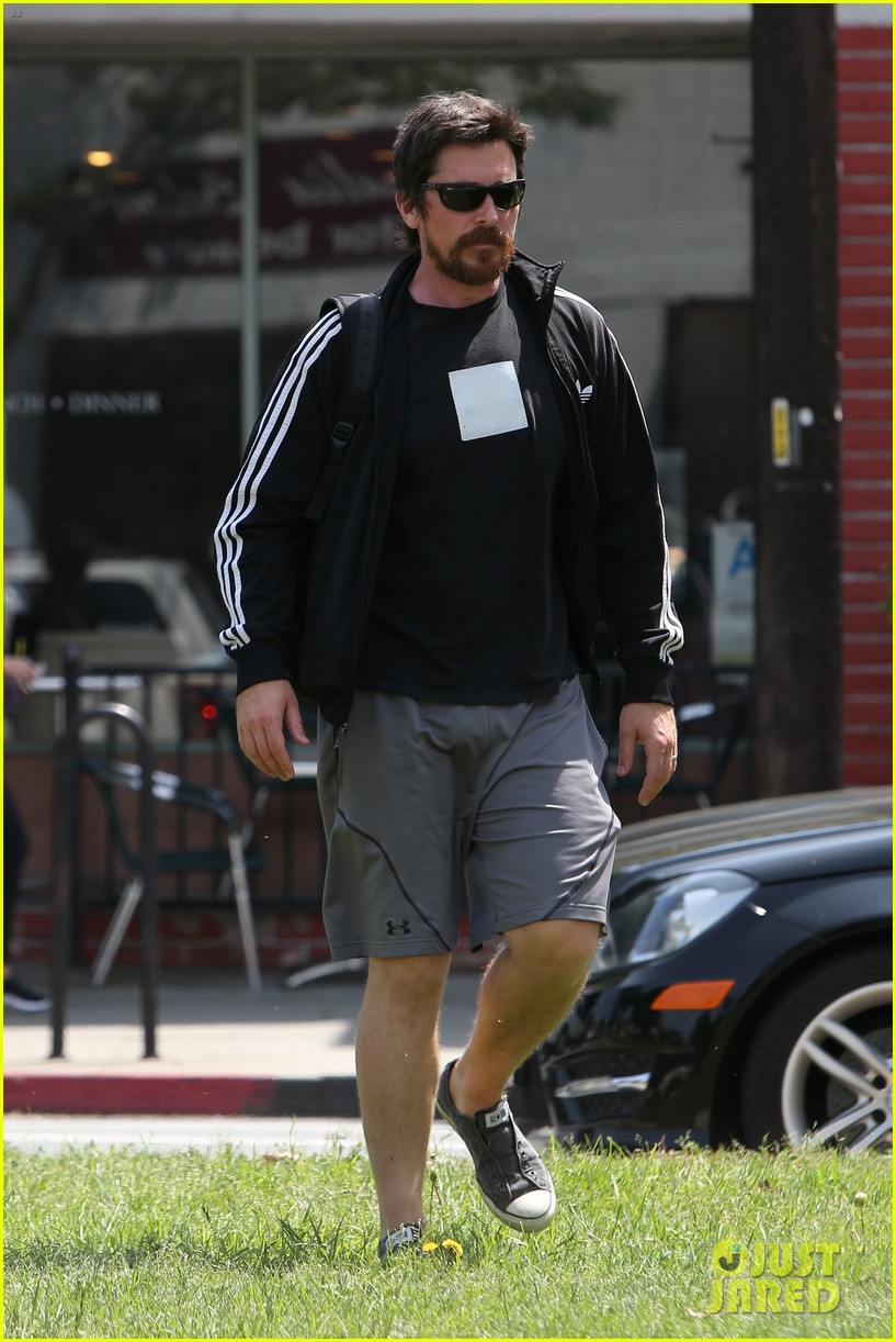 christian bale steps out in his workout gear for a meeting 073632303