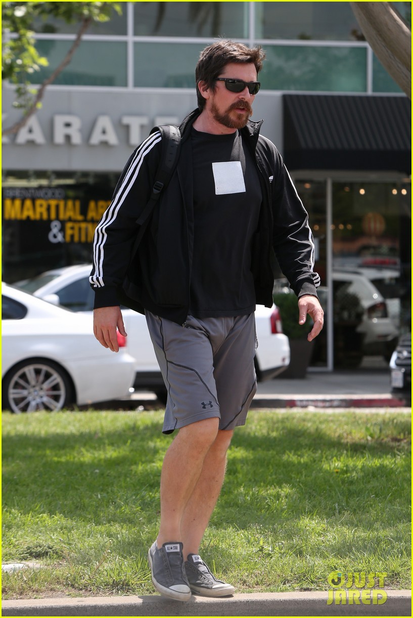 christian bale steps out in his workout gear for a meeting 19