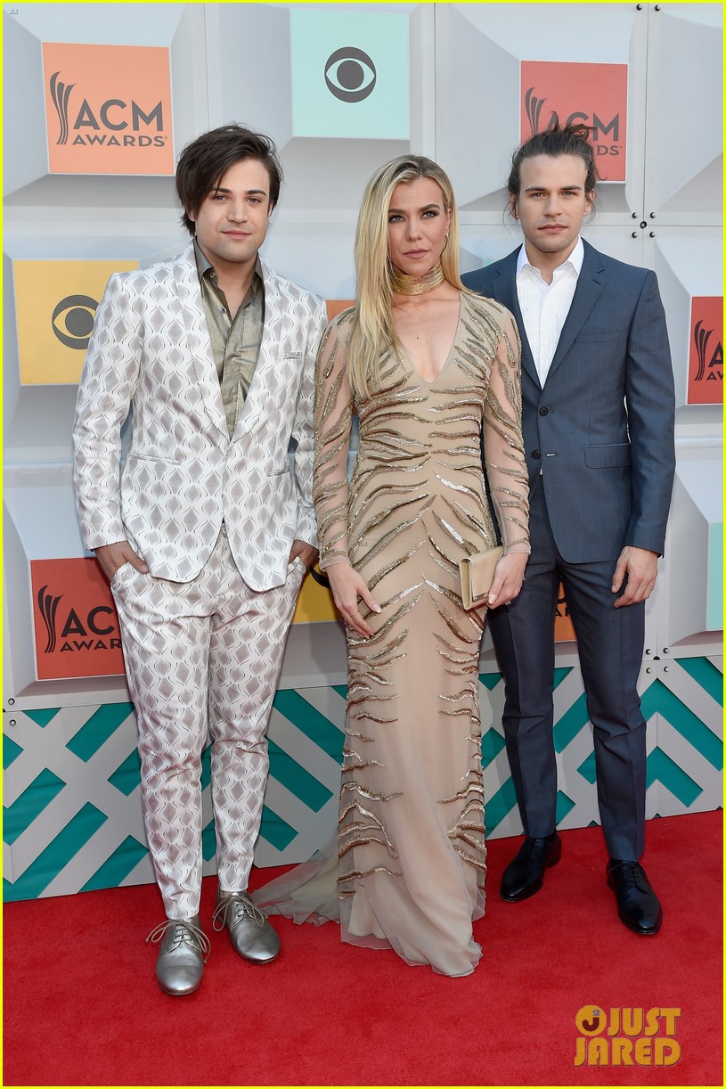 the band perry acm awards 2016 07