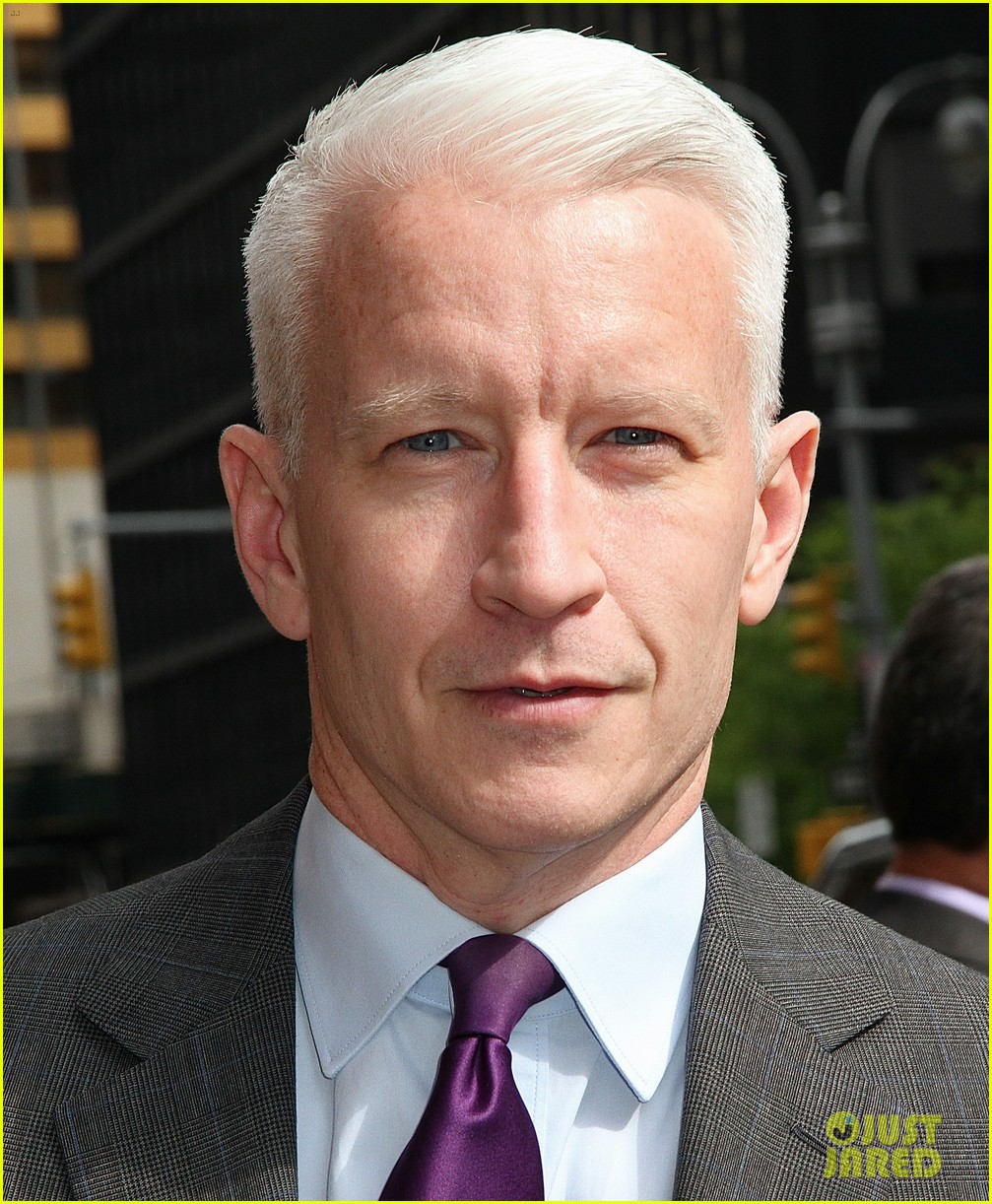 anderson cooper calls live with kelly hosting job a dream 043643339