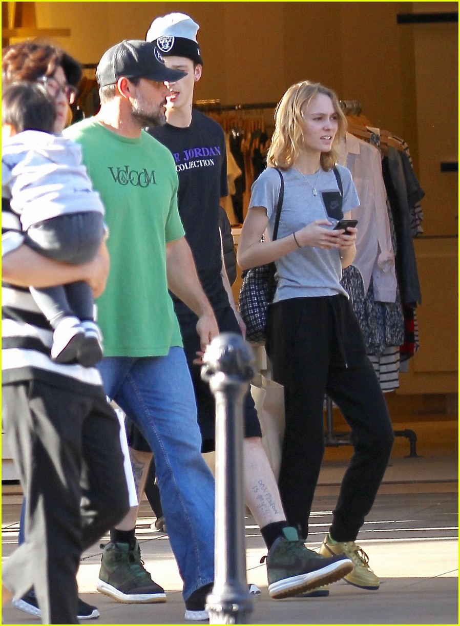 lily rose depp with friends at grove 053642177