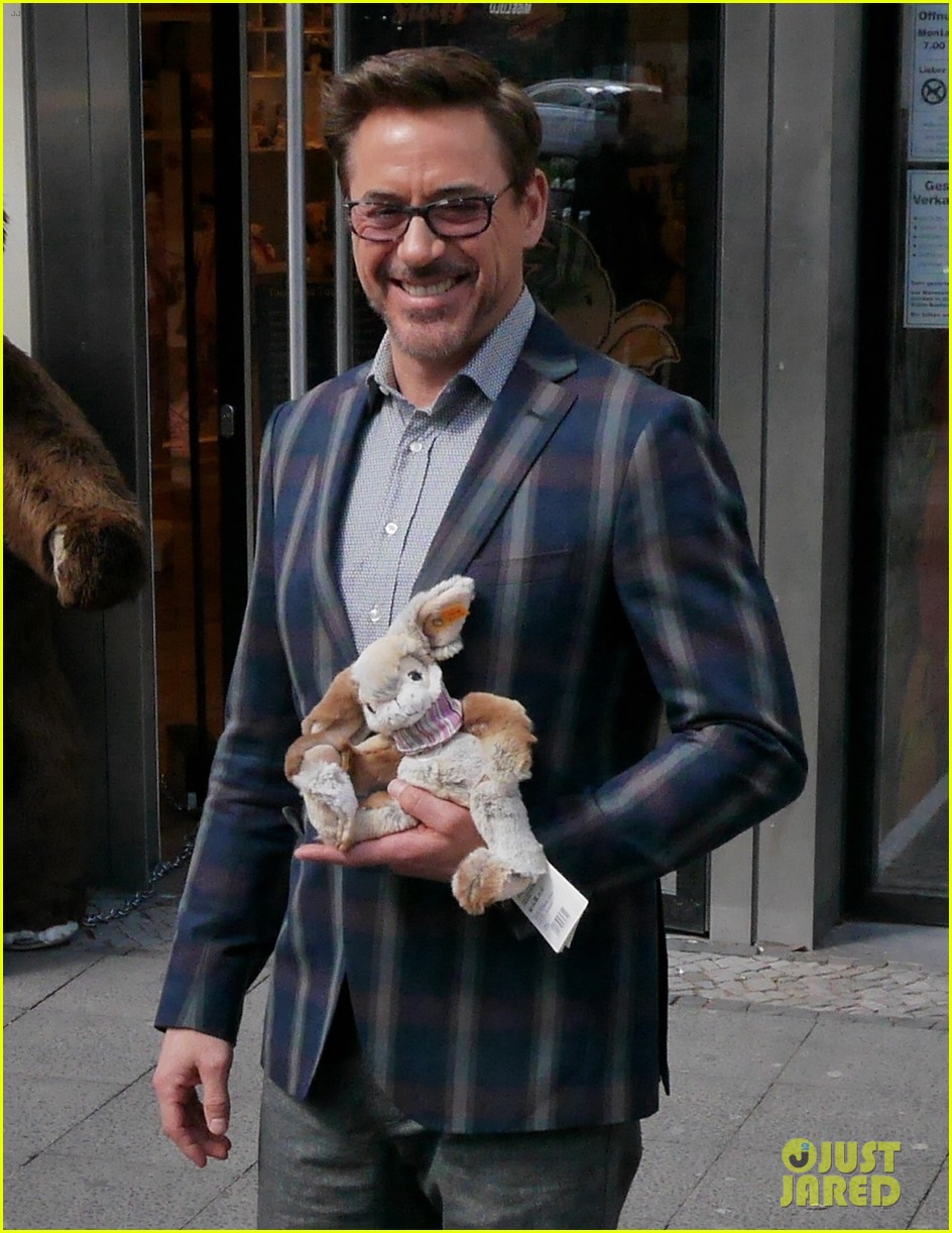 robert downey jr says he will attempt to make sherlock holmes 3 this year 09