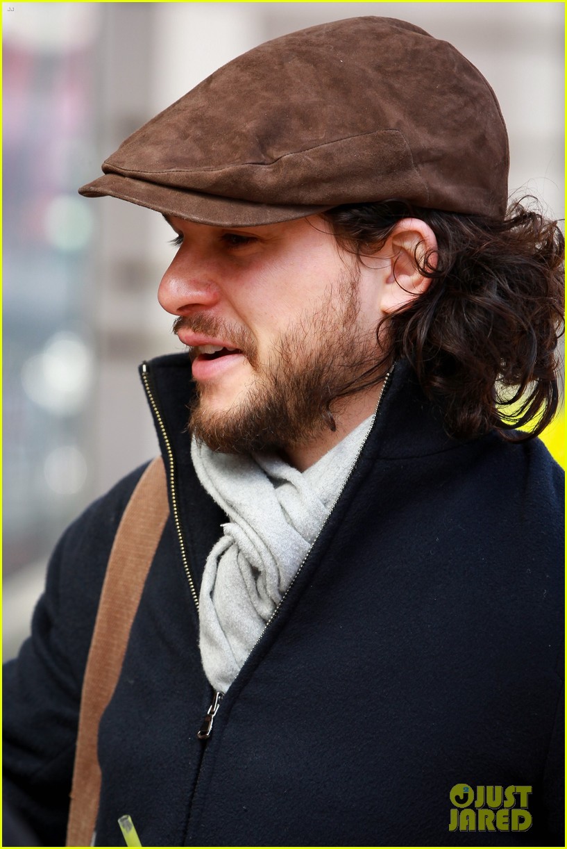 kit harington greets his fans before a performance 093644063