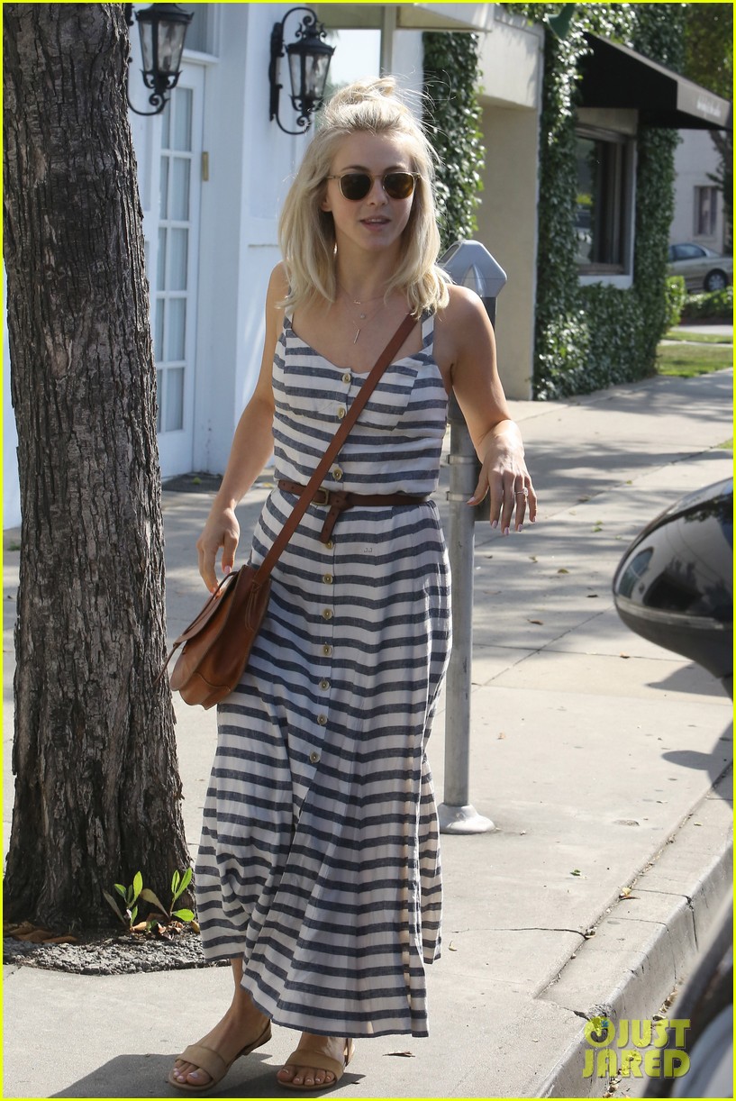 julianne hough brooks laich happy to be home together in la 193631415