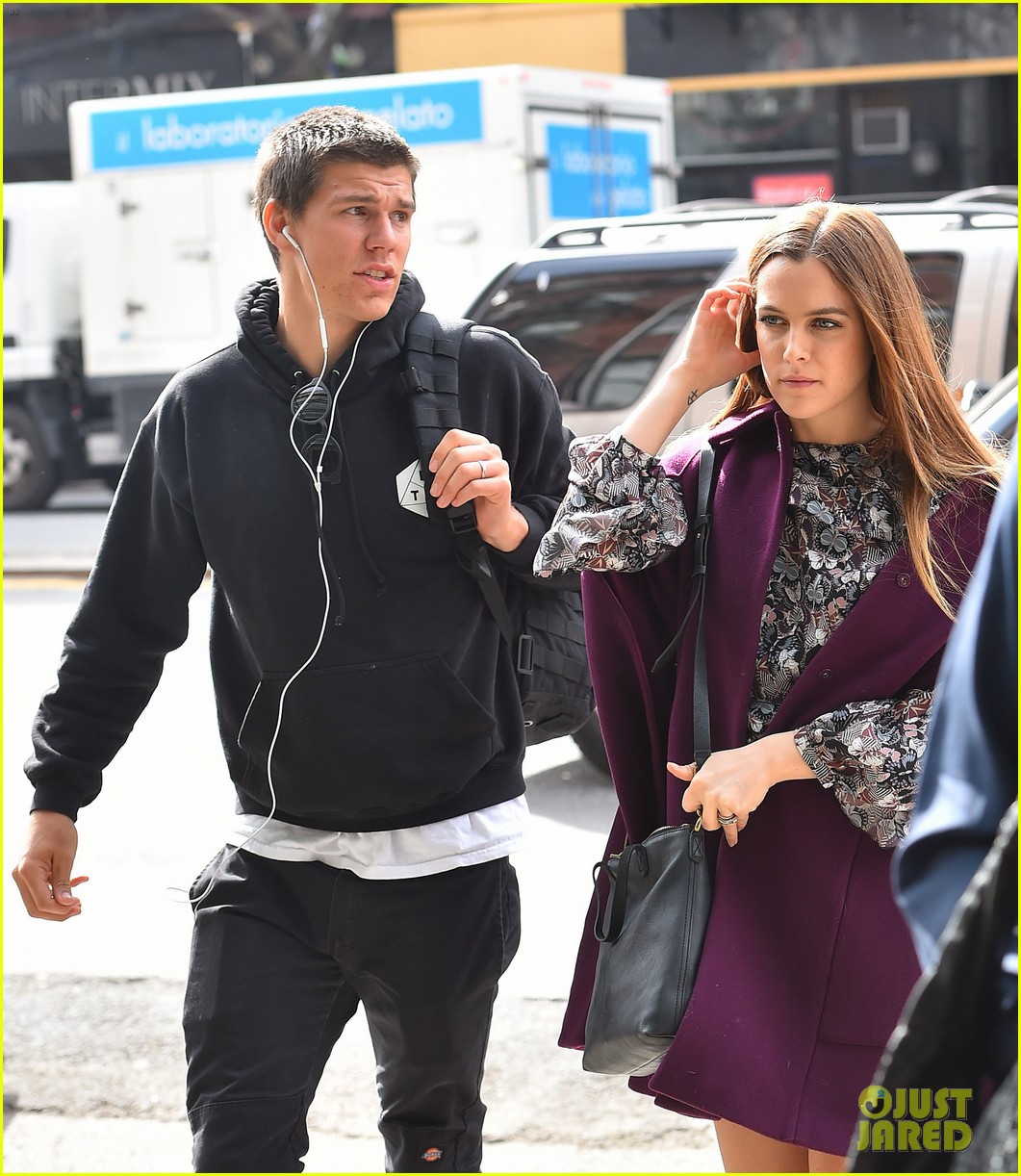 riley keough husband joins her on nyc press tour 023622432