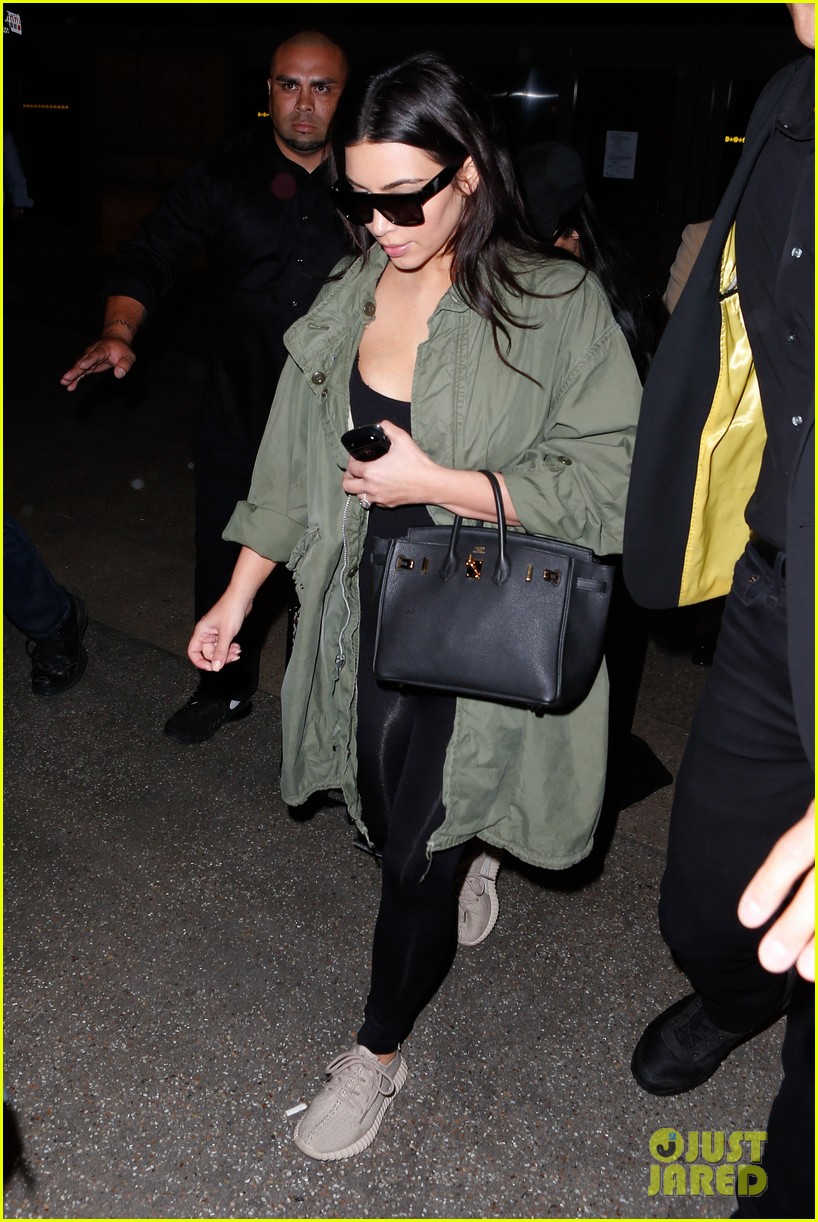 Kim & Kourtney Kardashian Return From Iceland Trip Photo 3636639 Kim