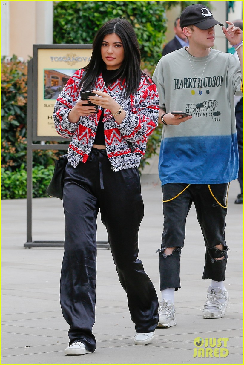 kylie jenner back from vail 063625098