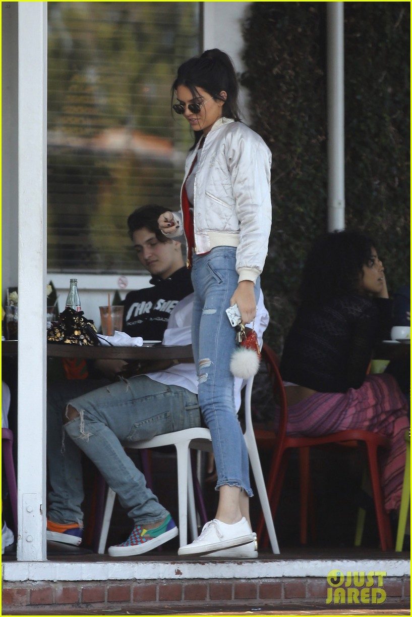 kylie jenner breaks juice cleanse with a sushi outing 453641468