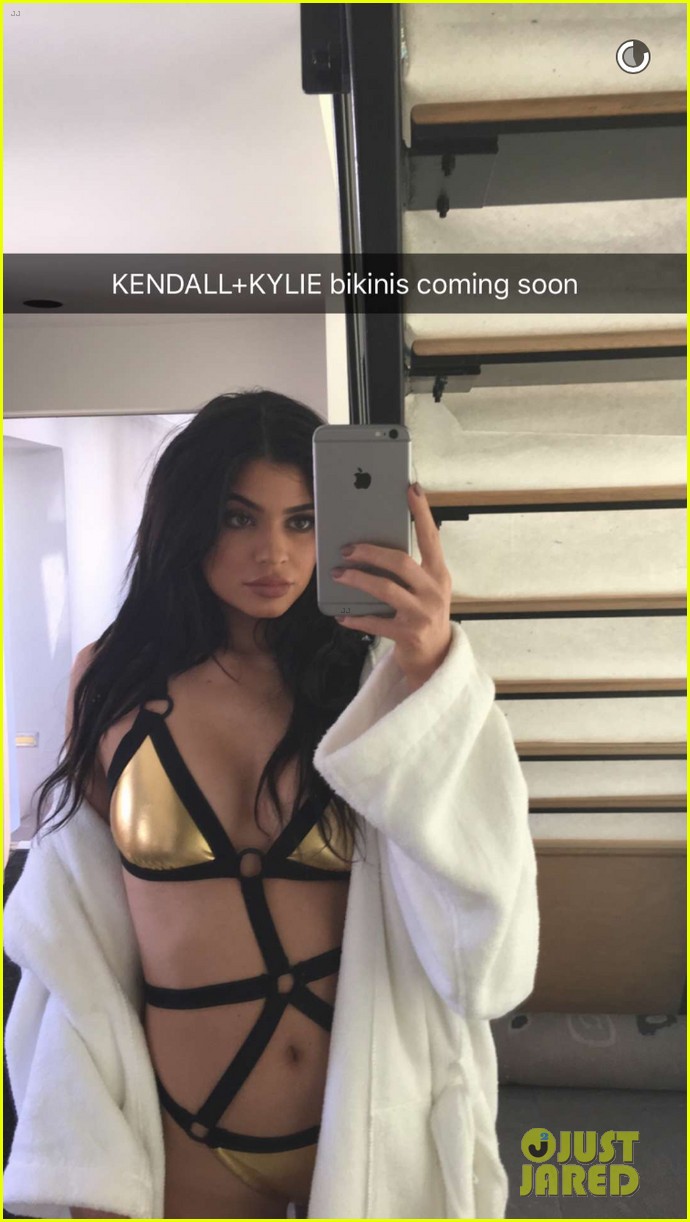 Kylie & Kendall Jenner Show Off New Topshop Bikini Line: Photo