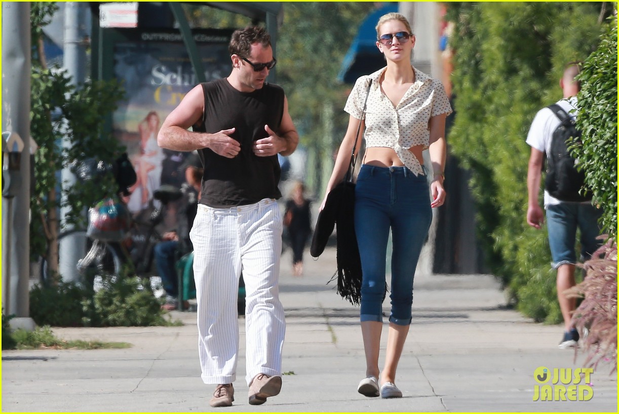 jude law phillipa coan step out with his kids 04
