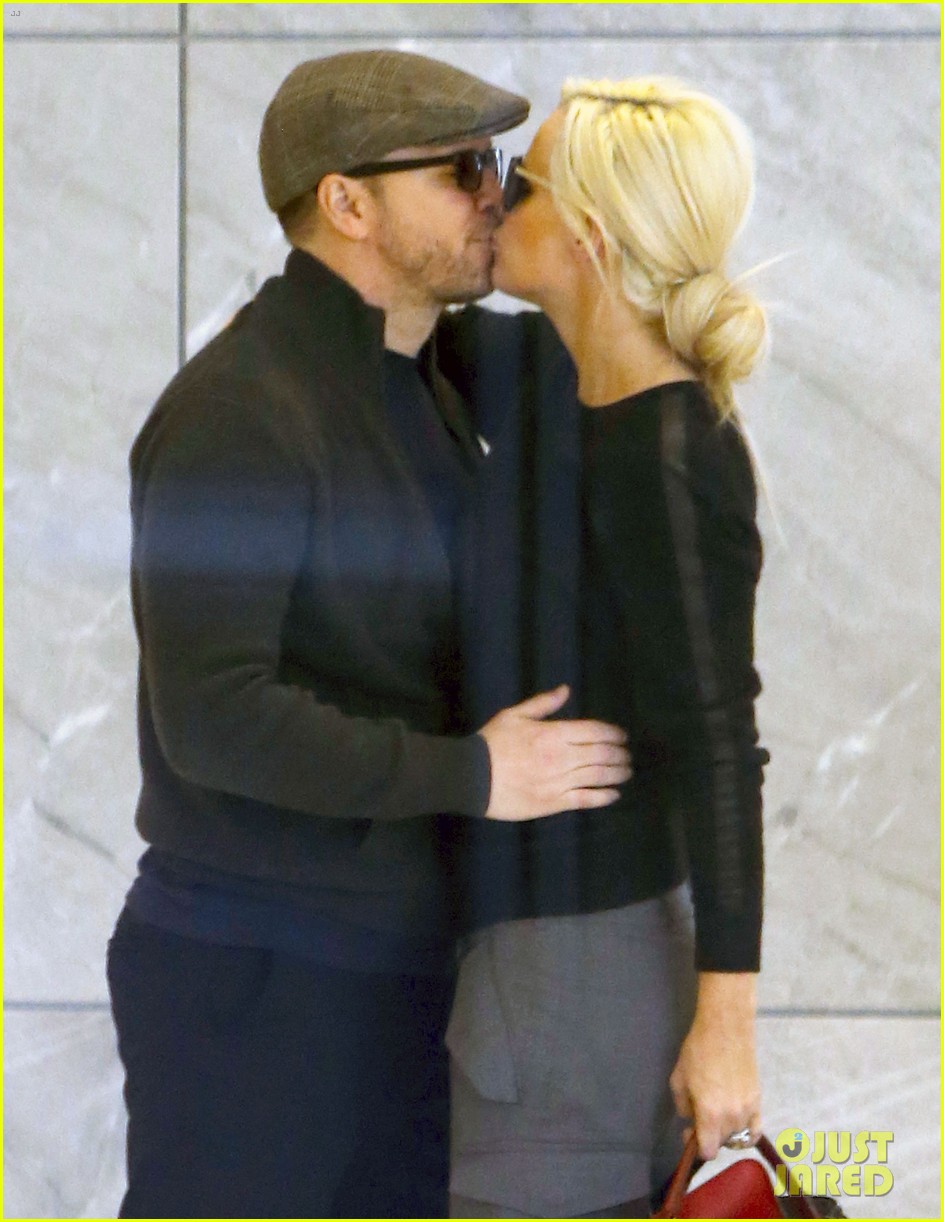 jenny mccarthy donnie wahlberg share a sweet kiss in nyc 08