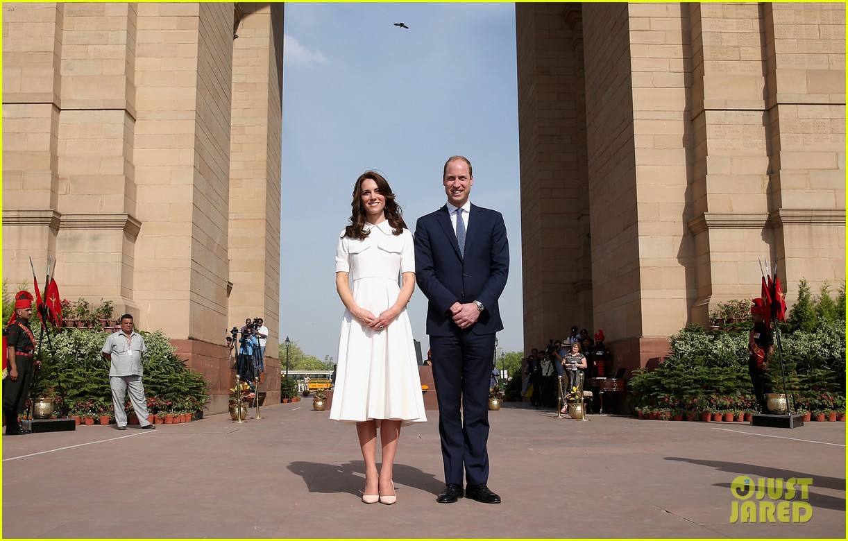 prince william kate midleton celebrate queens 90th birthday during royal visit to india 08
