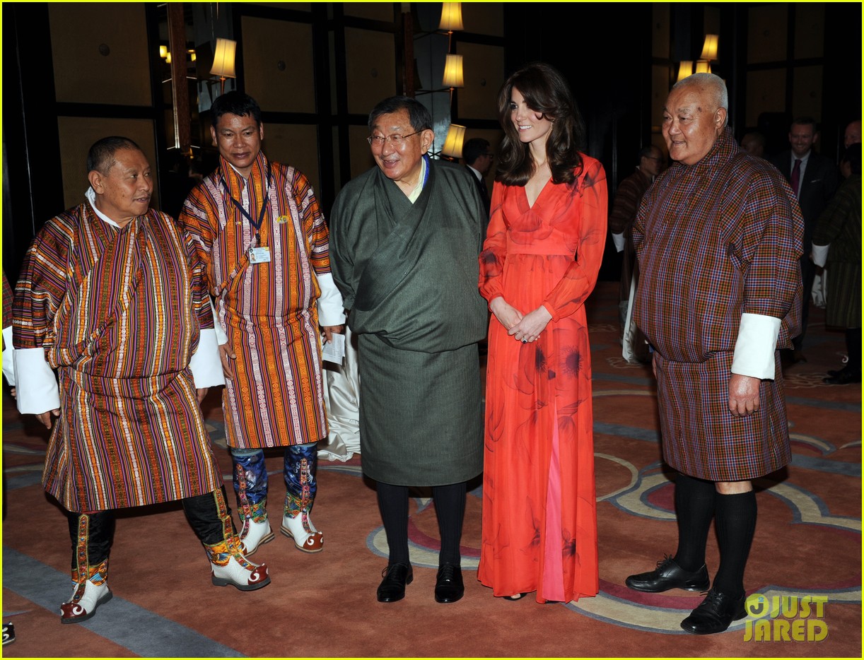 kate middleton is rose red for bhutanese friendship reception 183632159
