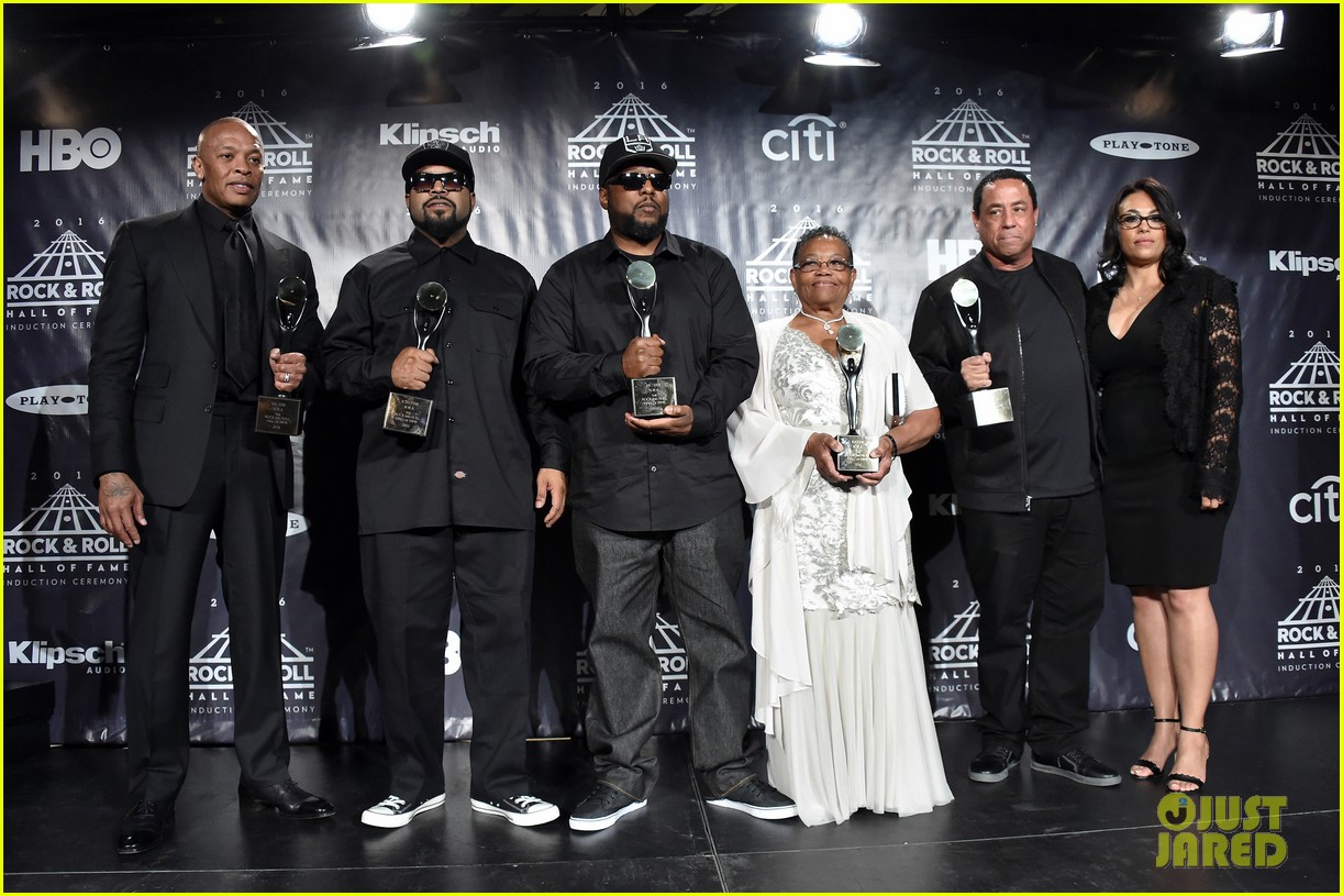 kendrick lamar inducts nwa into rock roll hall of fame 05