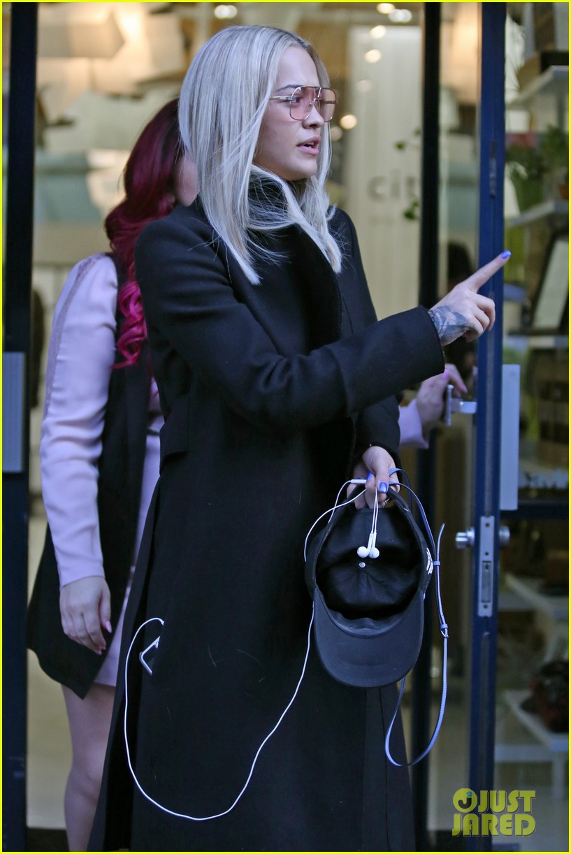 rita ora gets her hair done for fifty shades filming 193633383