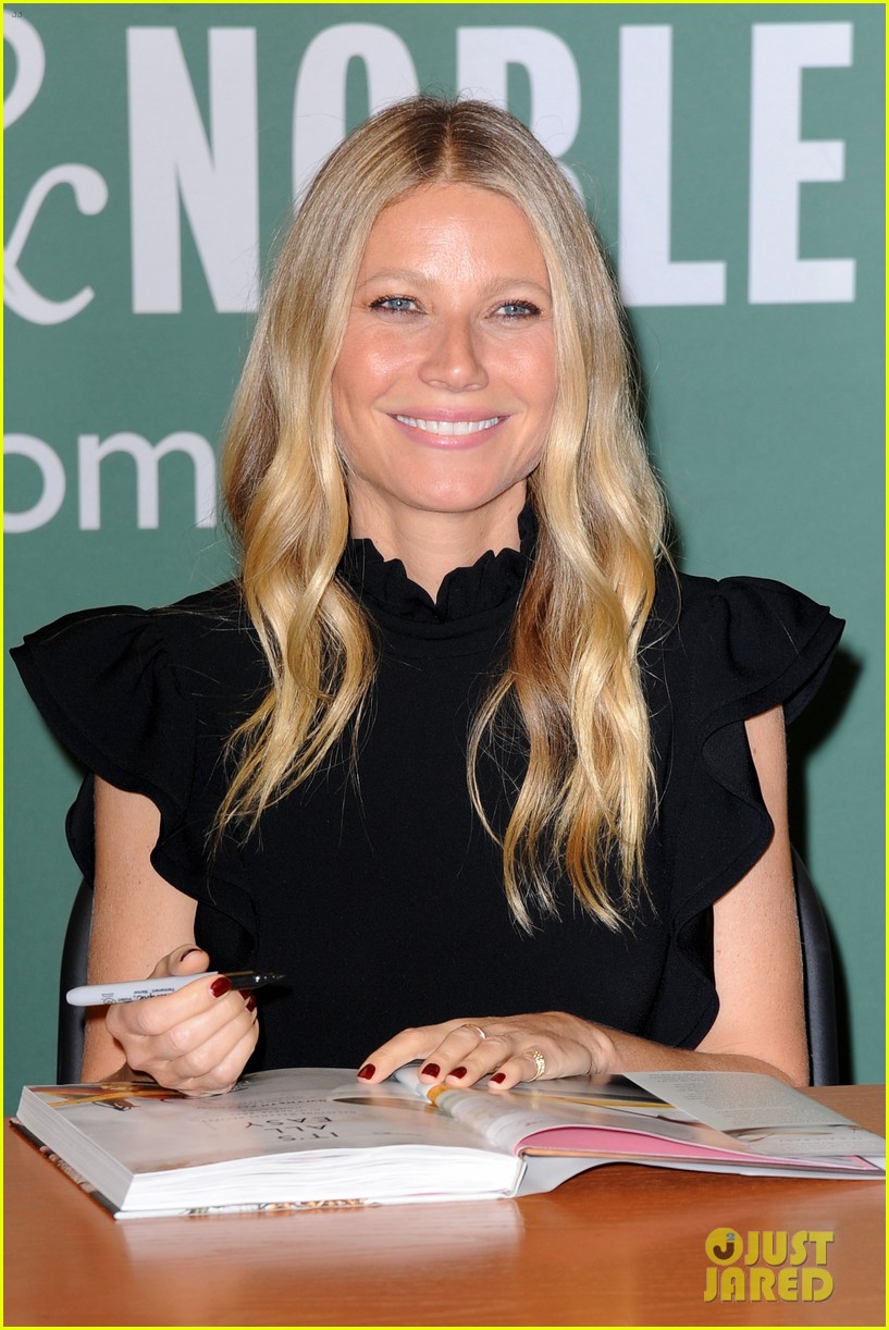 gwyneth paltrow would rather smoke crack than eat spray cheese 173629227
