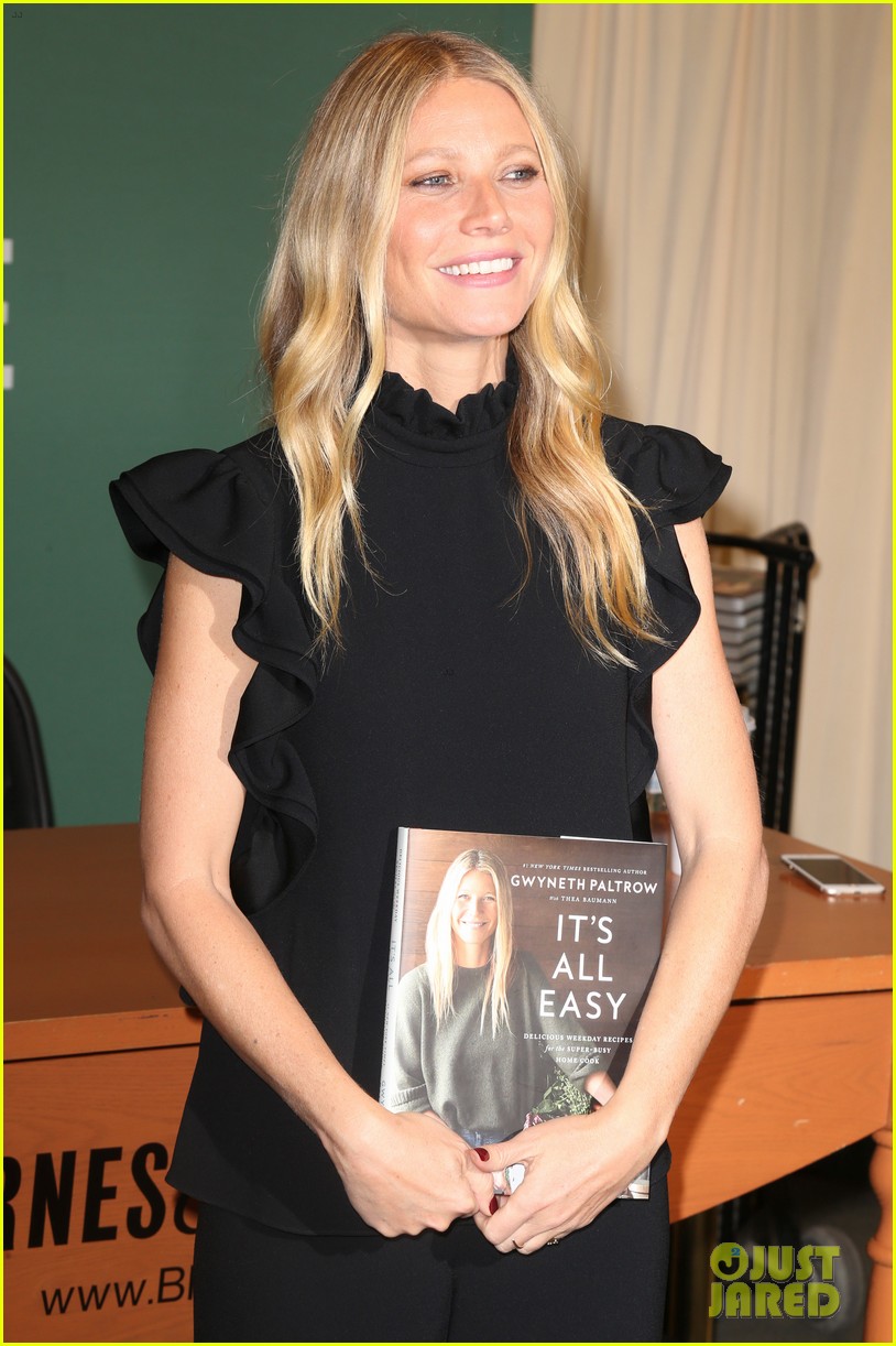 gwyneth paltrow would rather smoke crack than eat spray cheese 23