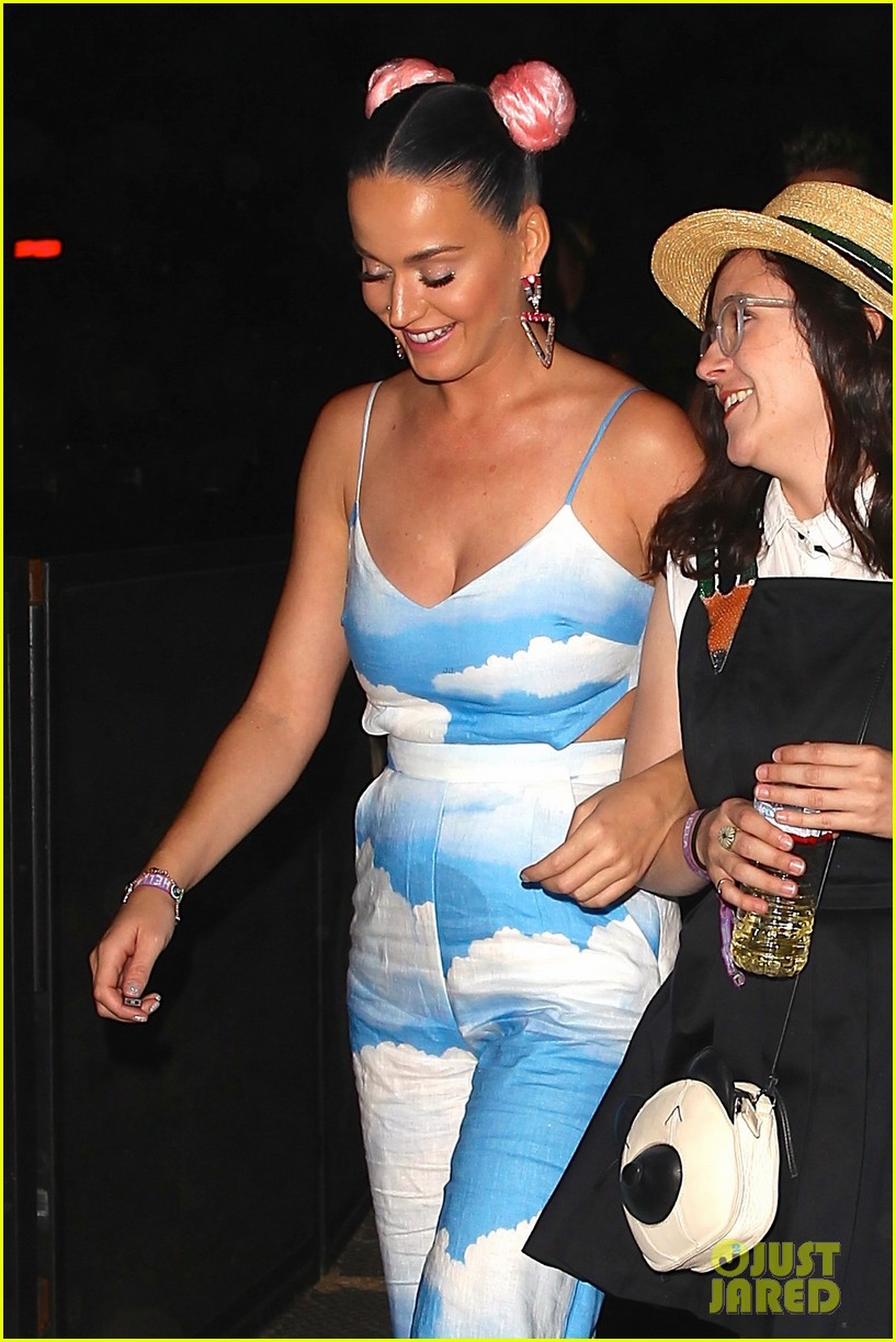 katy perry has been showing pda with orlando bloom at coachella 023633773