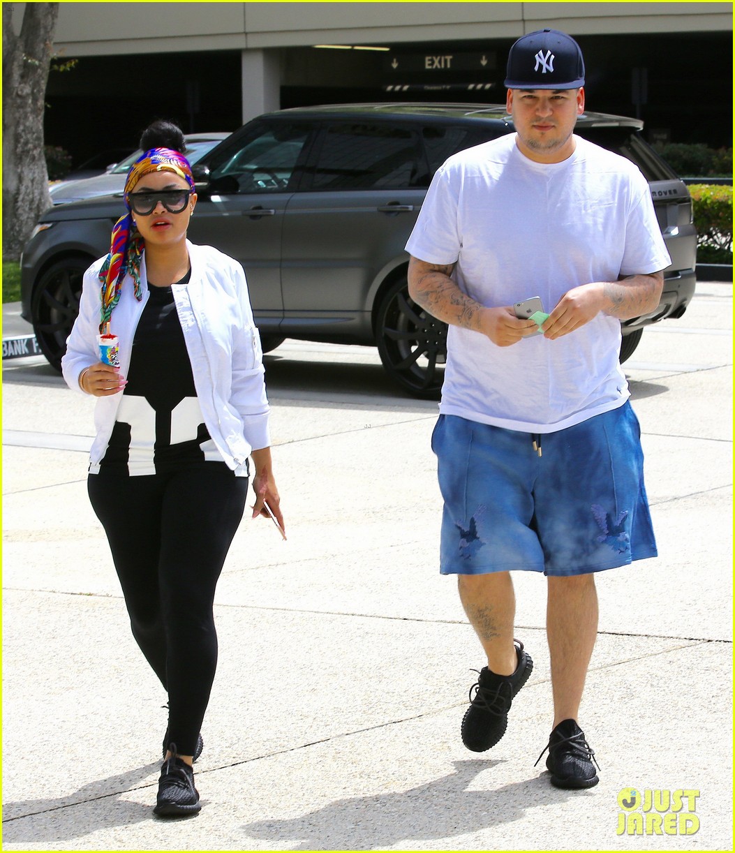 rob kardashian blac chyna step out after engagement 413624105