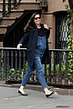 pregnant liv tyler accentuates baby bump in overalls 05
