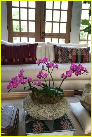 Usher Bares All in Steam Room Selfie on Snapchat: Photo 3642523