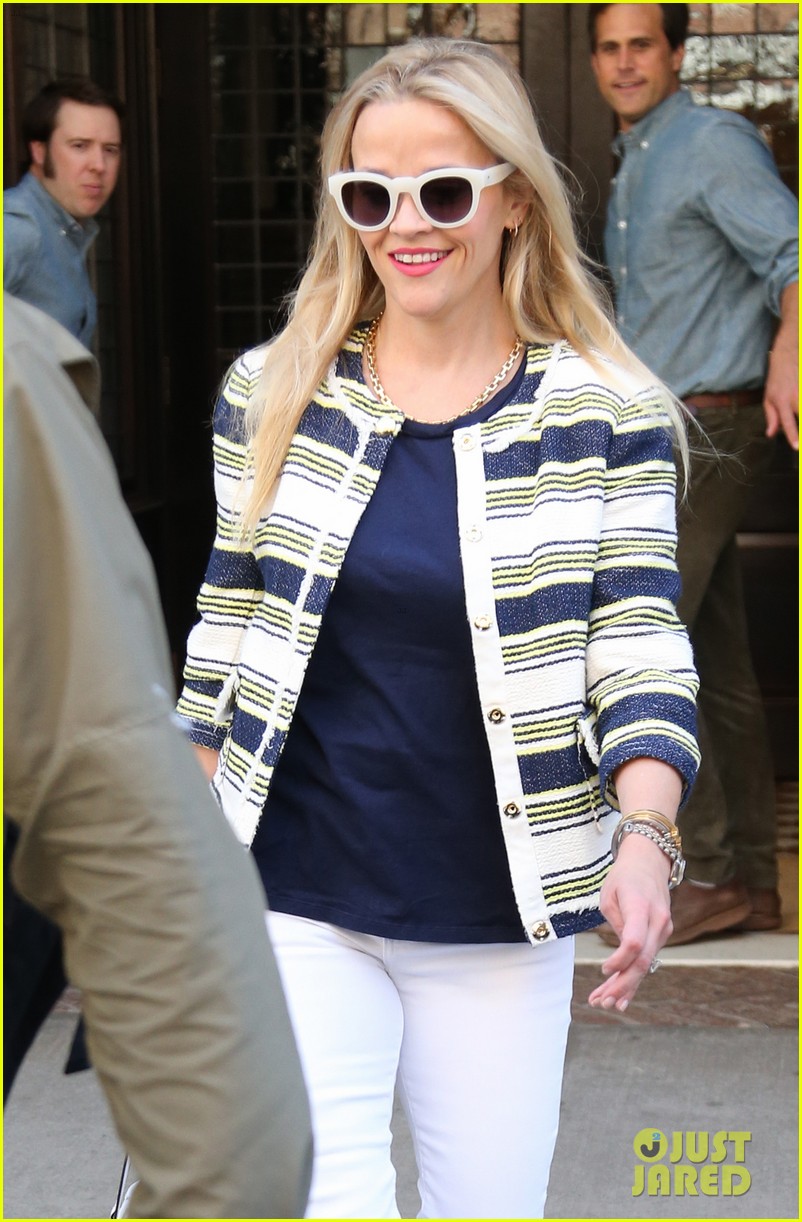 reese witherspoon receives kind words from ex jake gyllenhaal 023632183