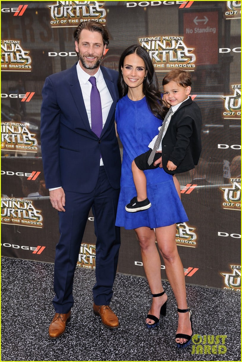 stephen amell family tmnt premiere 04