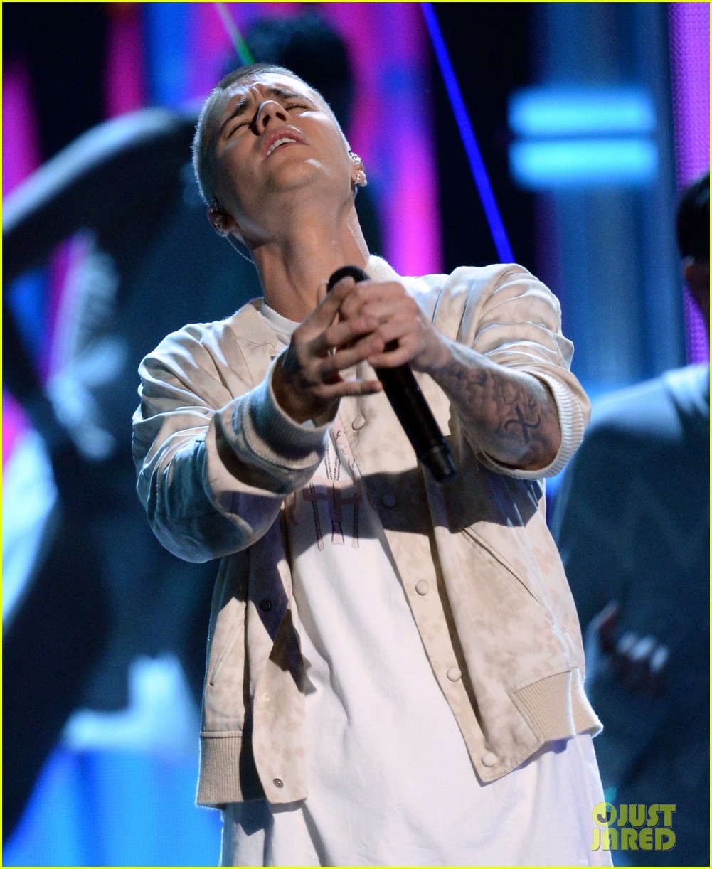 Justin Bieber's Billboard Music Awards 2016 Performance Video Watch