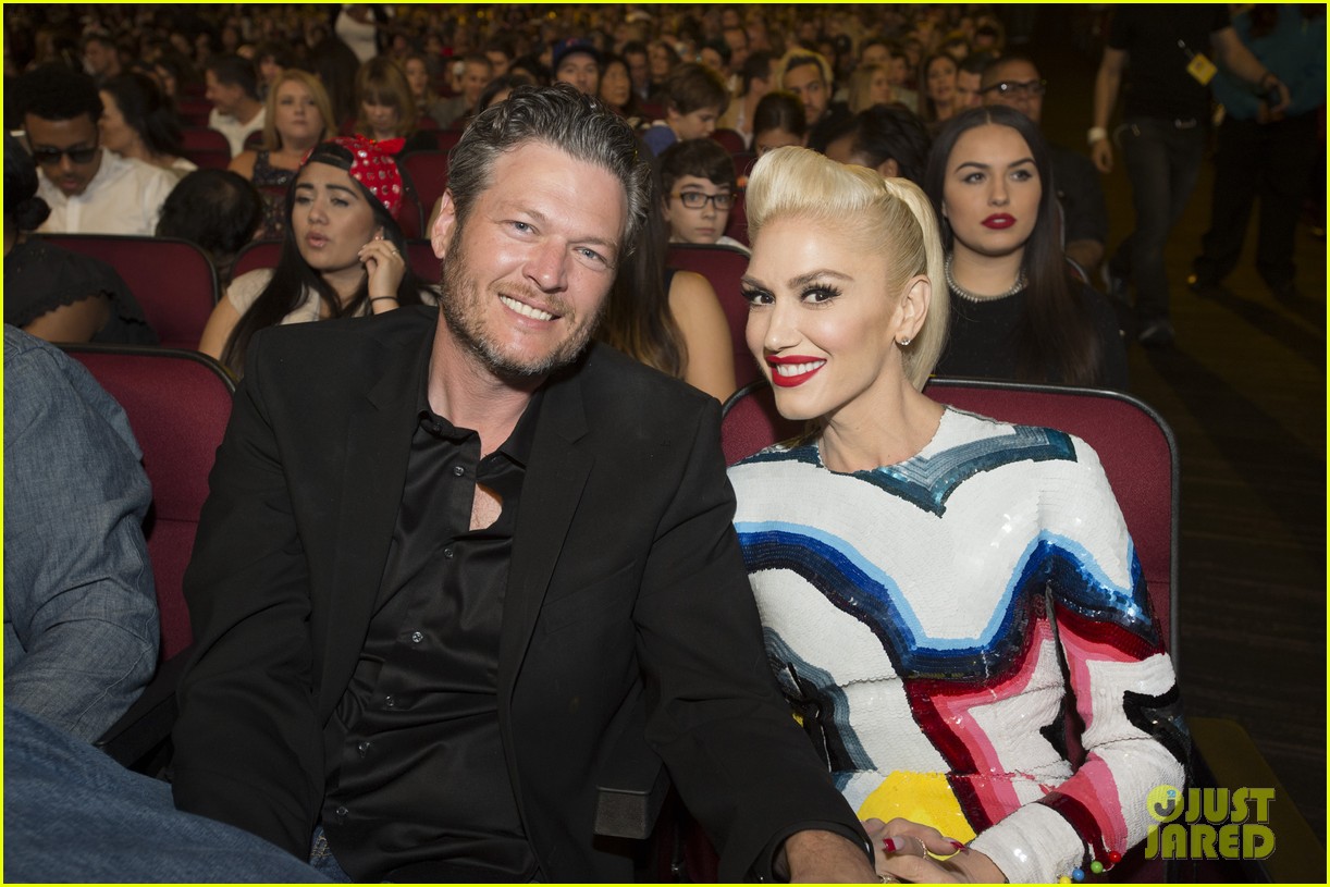 Blake Shelton Cheers on Gwen Stefani at Radio Disney Music Awards 2016