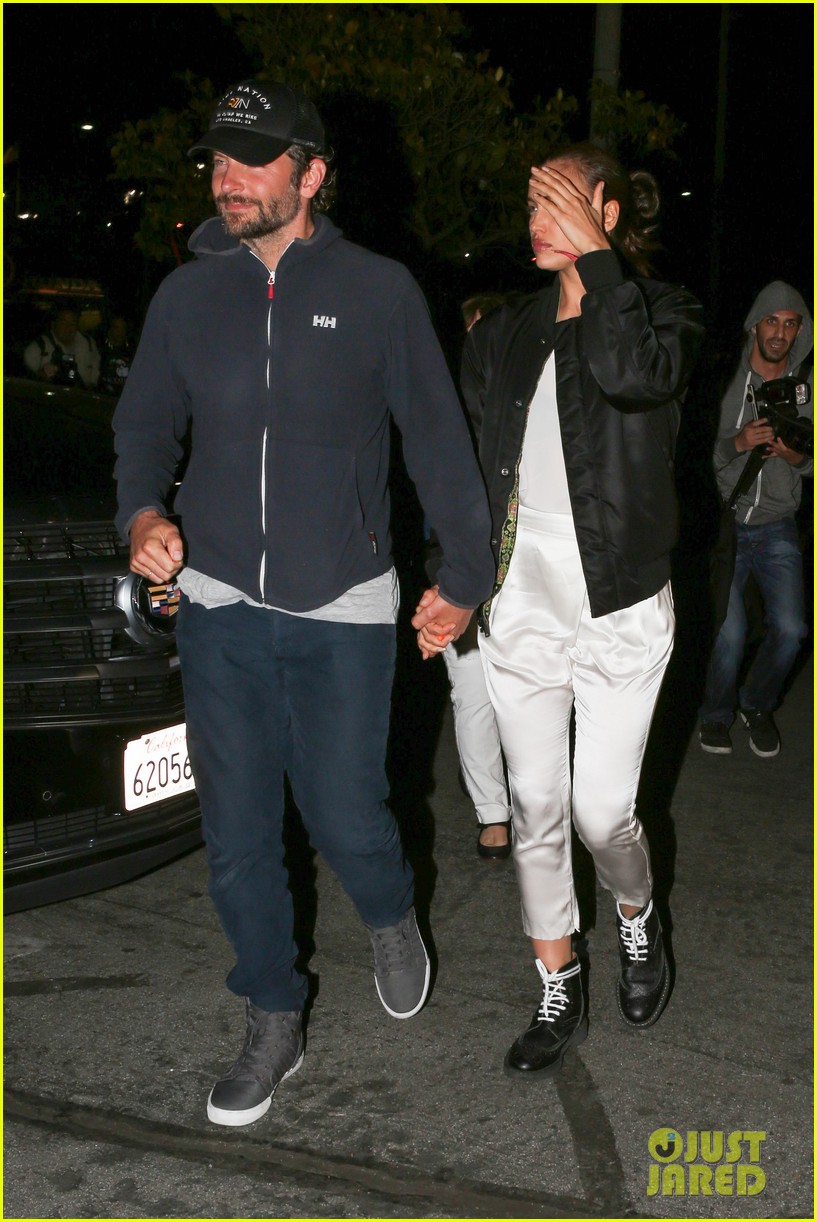 Bradley Cooper & Irina Shayk Couple Up for Beyonce Concert! Photo(00)