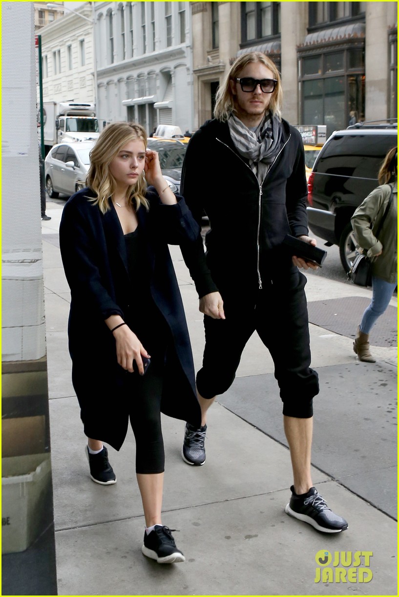 chloe moretz mermaid flipping on head out nyc workout 023649867