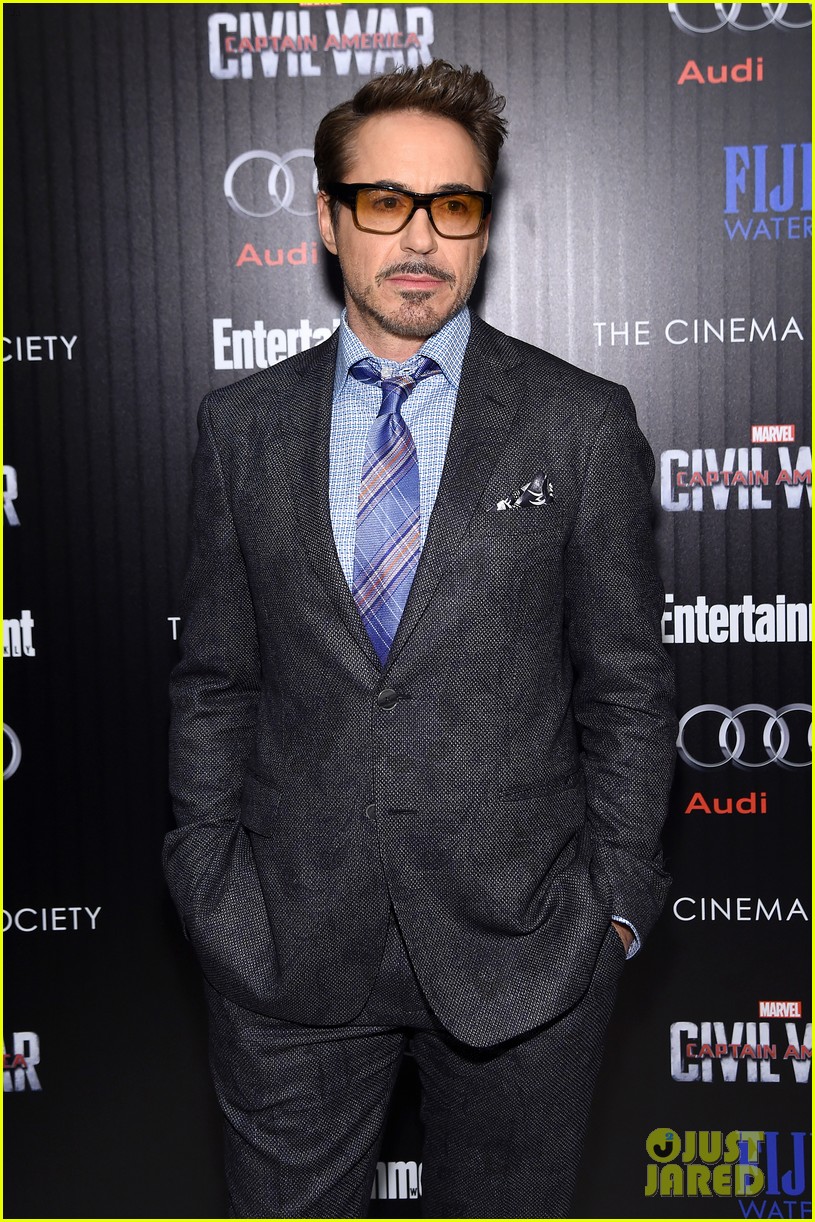 Chris Evans & Robert Downey Jr. Screen 'Captain America Civil War' in(02)