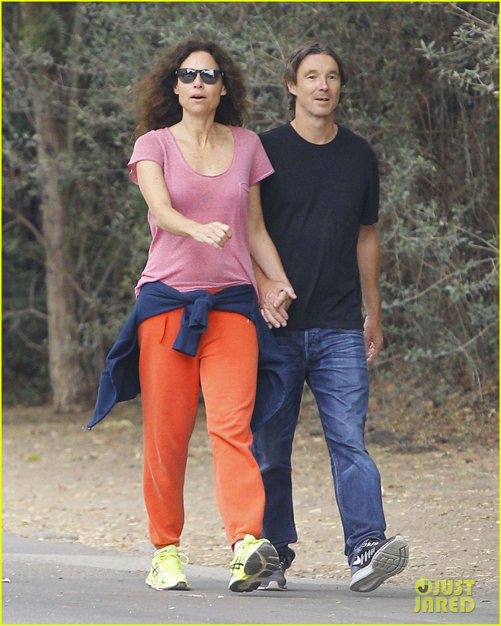 minnie driver and boyfriend neville wakefield pack on the pda on morning stroll 07